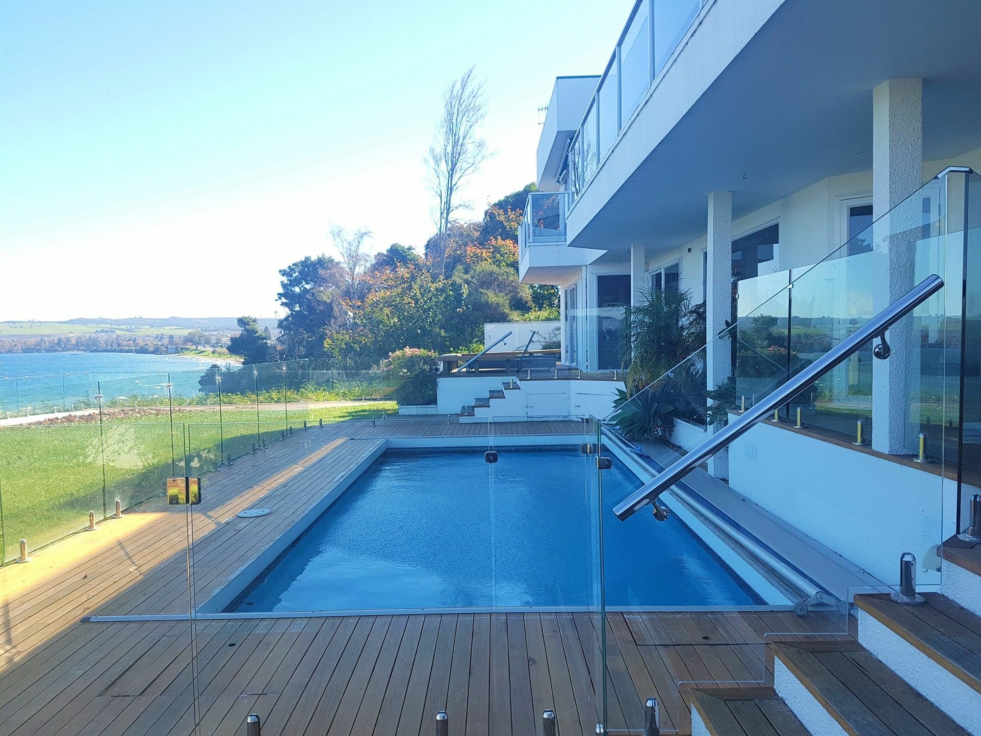 Spectacular Lakefront Home Taupo Exterior foto